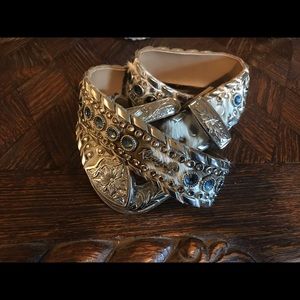 KIPPY belt size small, like NEW!